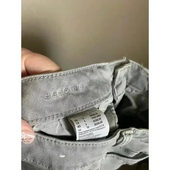 American Eagle Gray‎ Distressed Jegging Jeans Size 6 - Picture 5 of 15